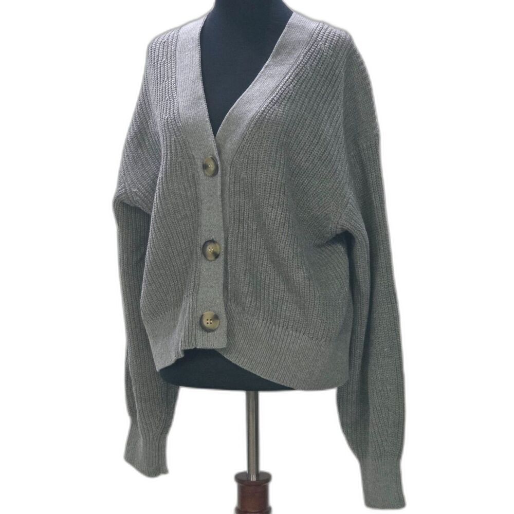 NWT Zia Oversized Grey Cardigan Small Chunky Knit Slouchy Big Button Sweater